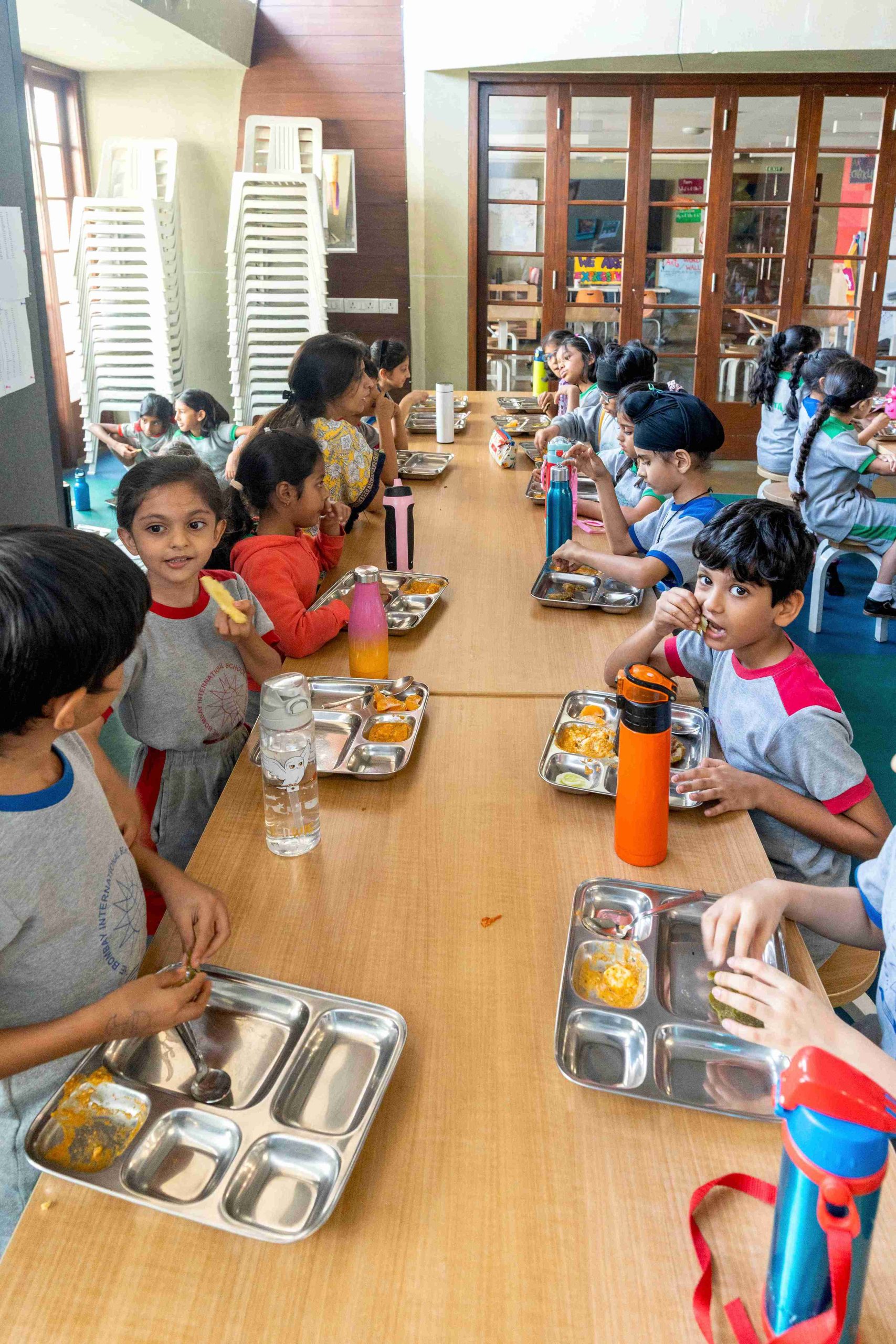 primary kids having their meal